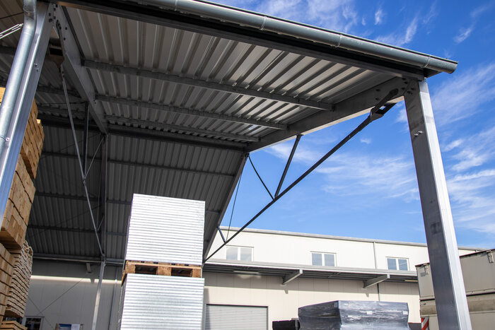 Überdachtes Lager Detailbild Dachkonstruktion