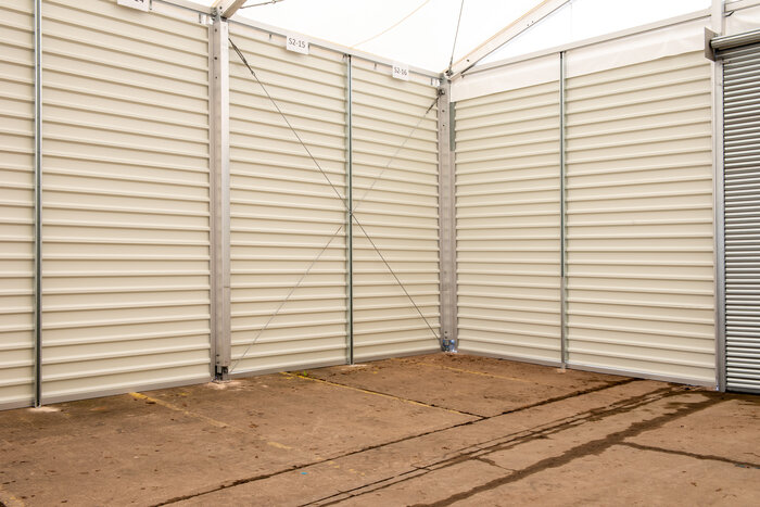 Innenansicht einer Cargo-Halle 