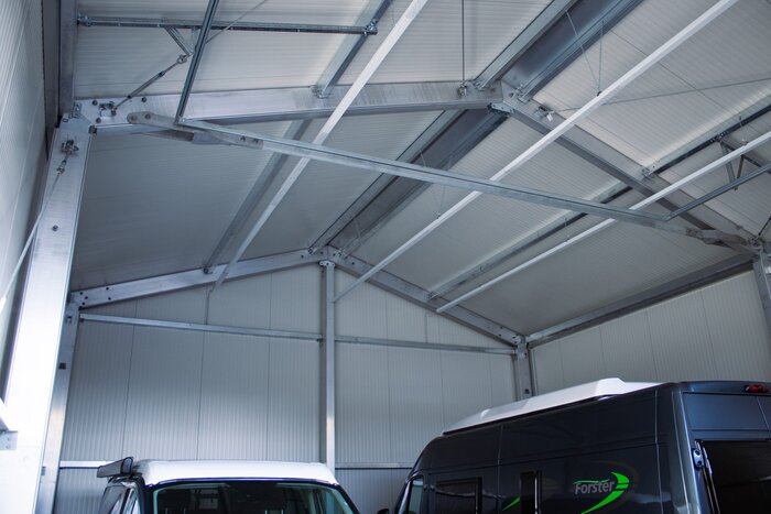 Gedämmte Industriehalle Innenansicht