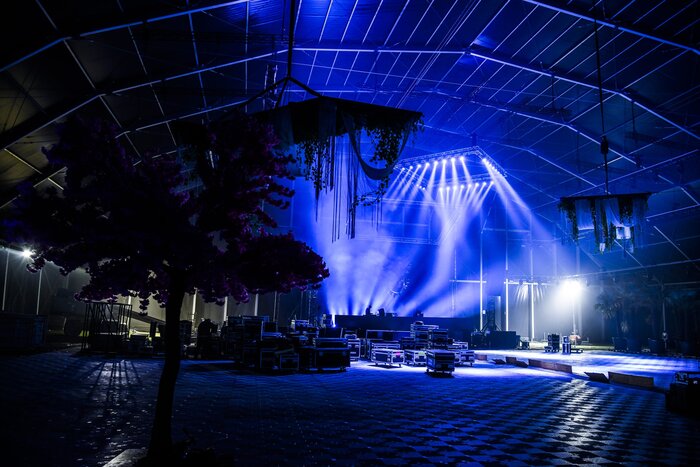 Polygonzelt Elektro-Festival Innenansicht