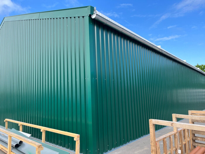 Steel walls on temporary building