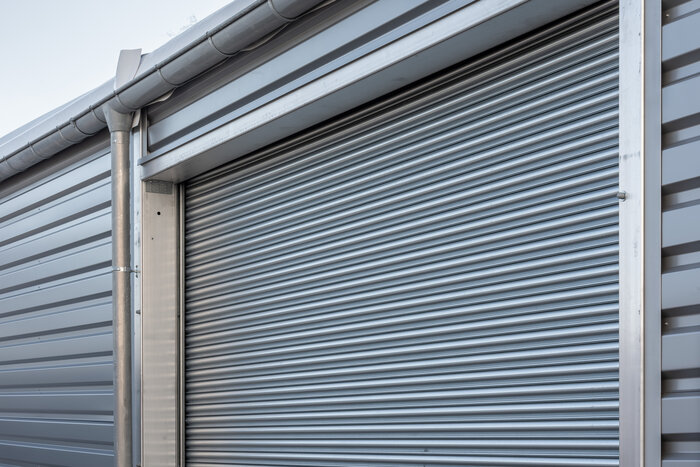 Roller shutter door