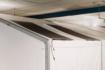 PV-Anlage auf einem MTE Truppenzelt