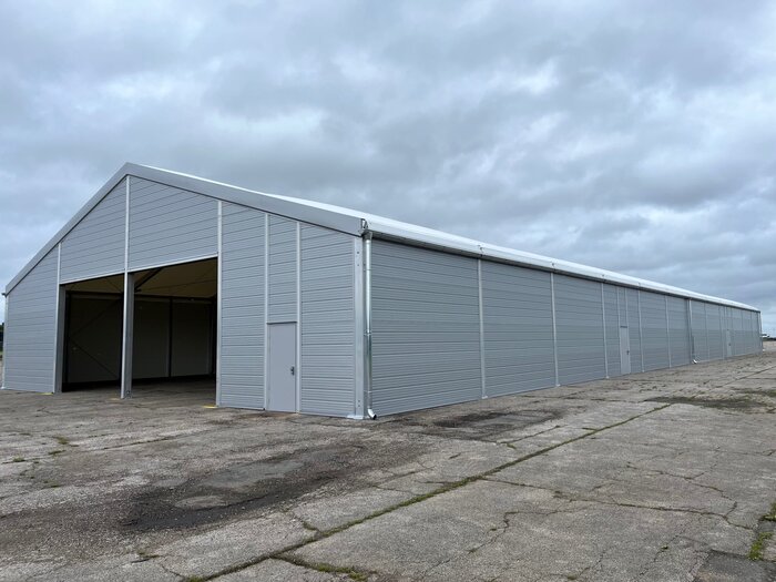 Außenansicht einer Industrie Cargo-Halle