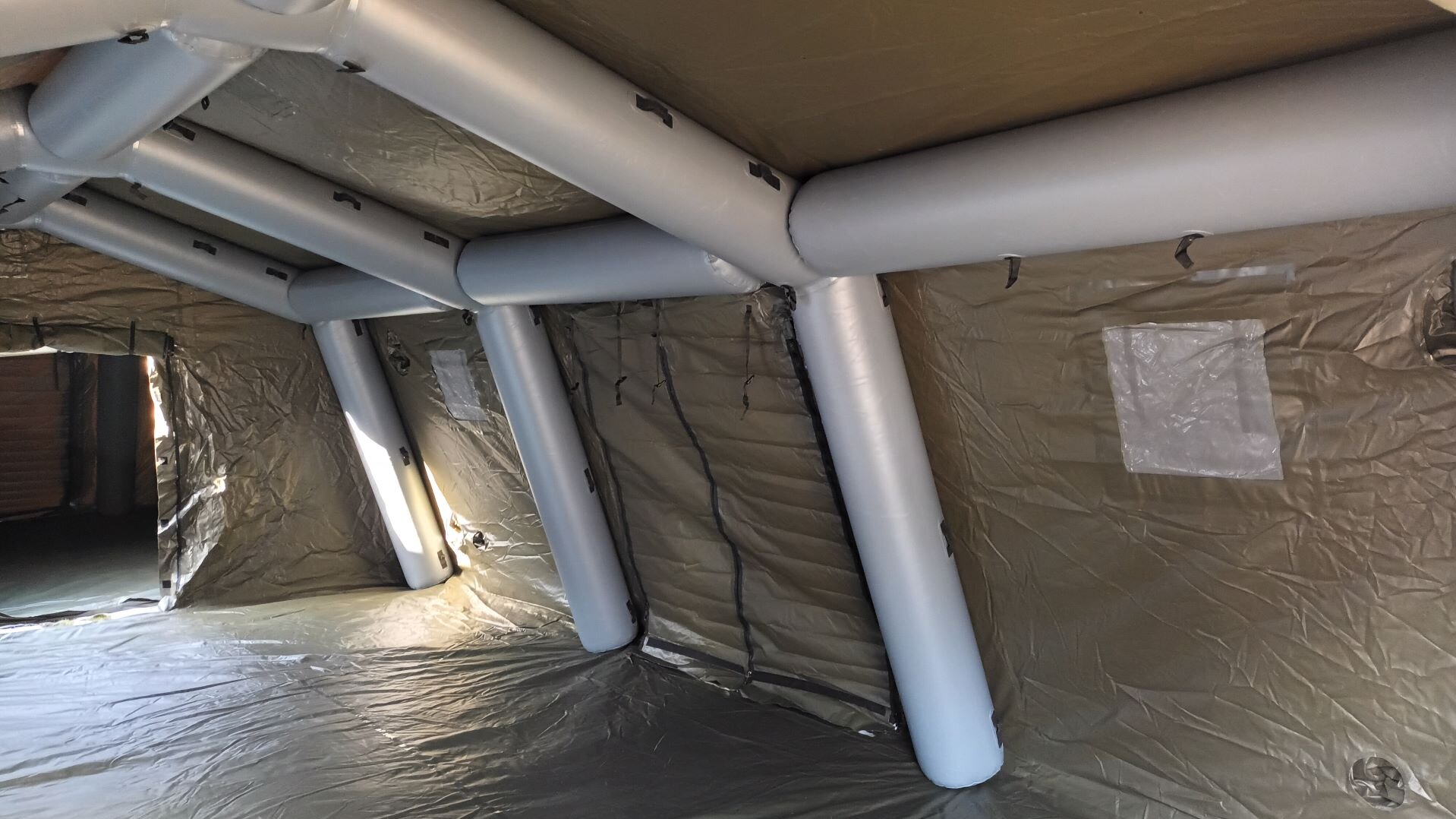 Innenansicht vom Aufblasbaren Rettungszelt MZI 27