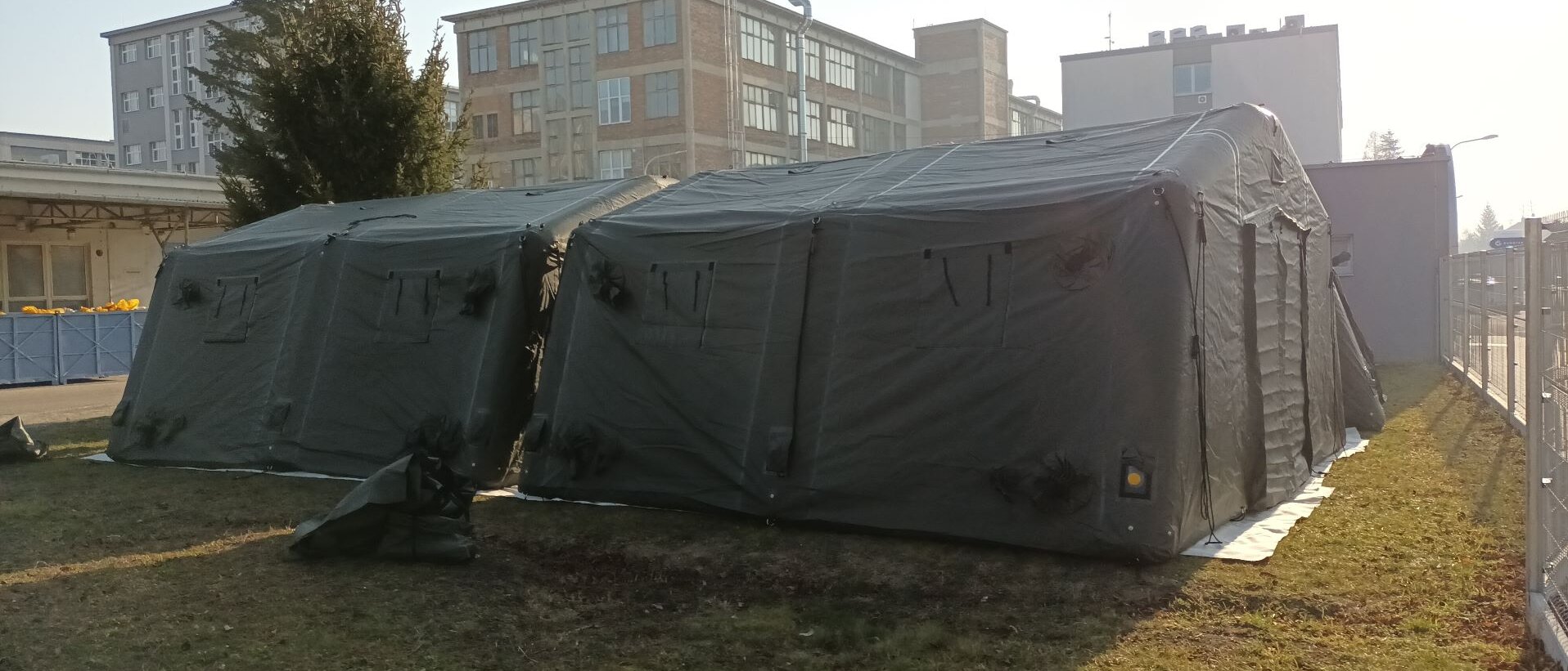 Außenansicht Aufblasbares Rettungszelt MZI 39