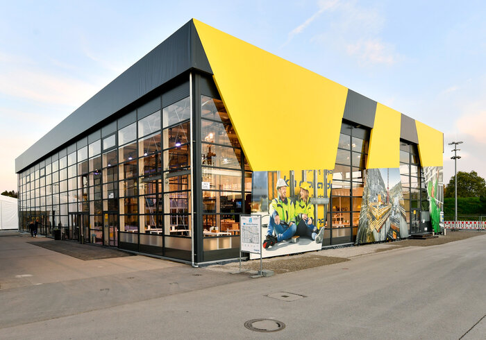 Exhibition hall DOKA front view