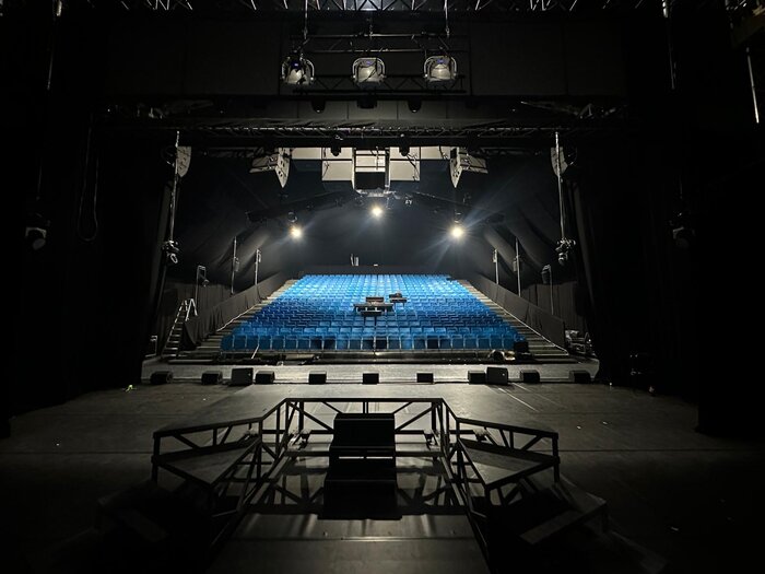 Blick von Bühne auf Zuschauerraum