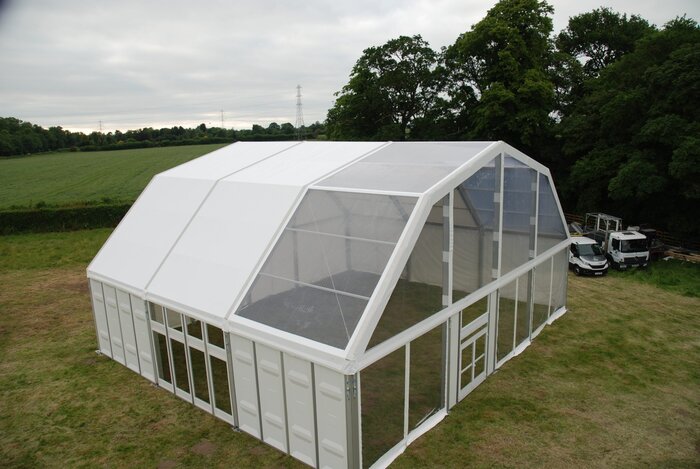 Polygonzelt Seitlich aus der Vogelperspektive