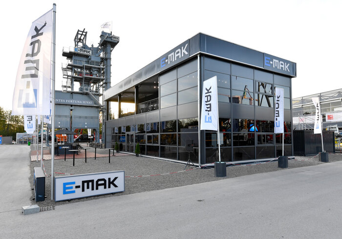 Skyline tent exterior view