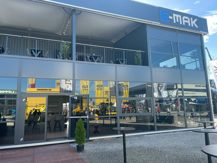 Skyline tent front view