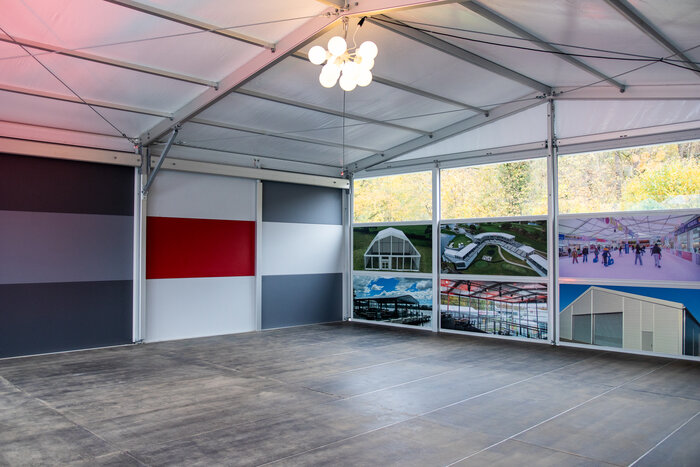 Eventzelt Vegas von innen mit Dekowänden