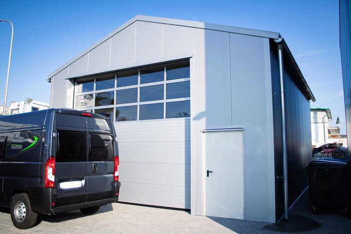 Gedämmte Industriehalle Frontansicht