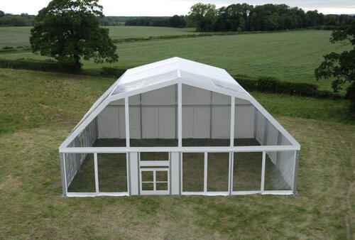 Polygonzelt Front aus der Vogelperspektive