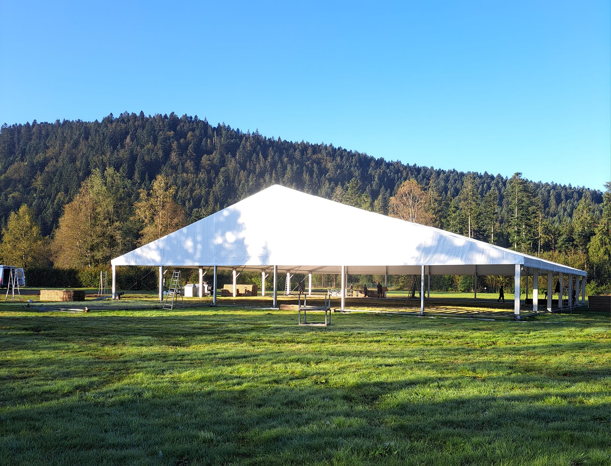 Modulare Eventhalle im Außenbereich