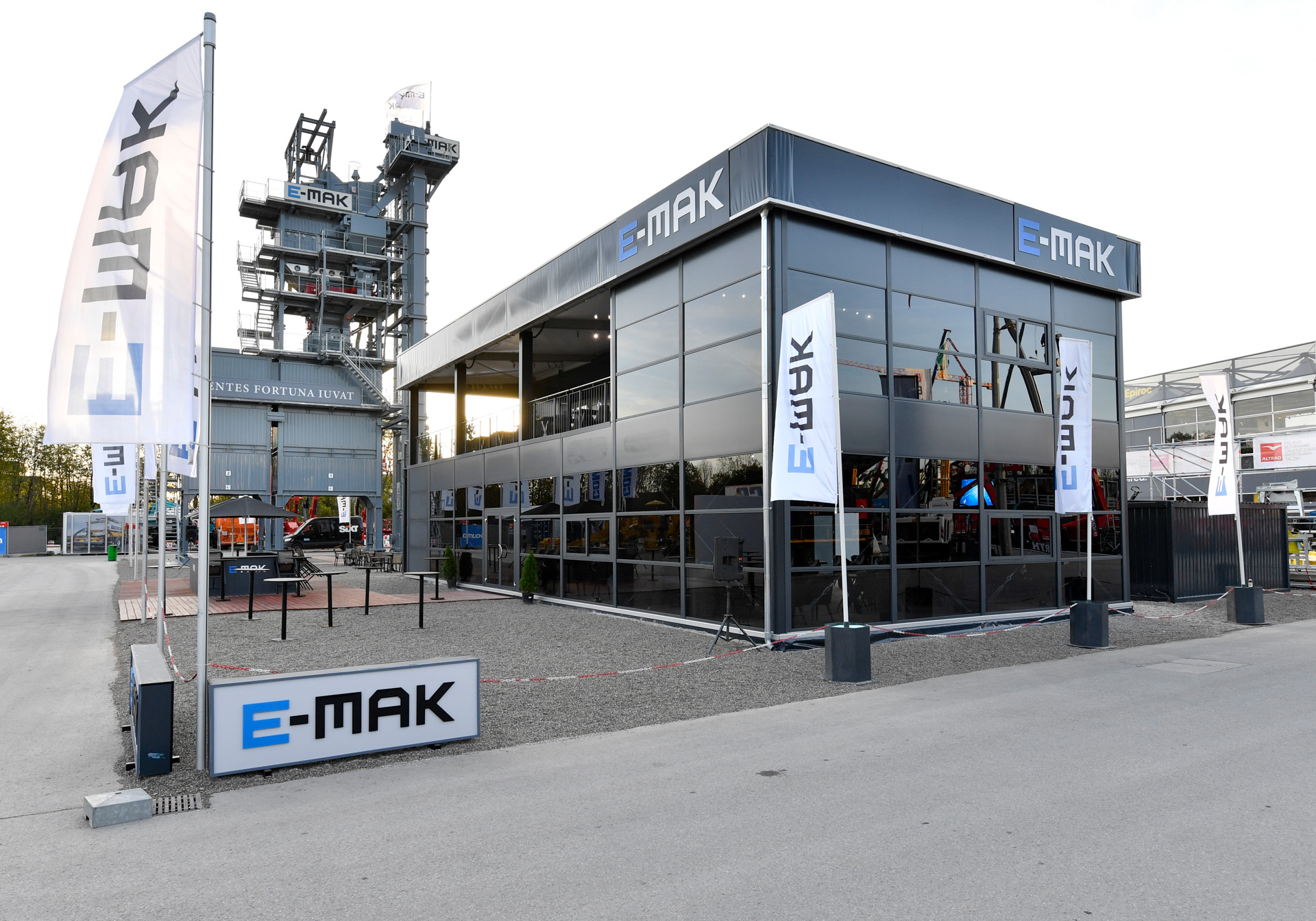 Skyline tent exterior view