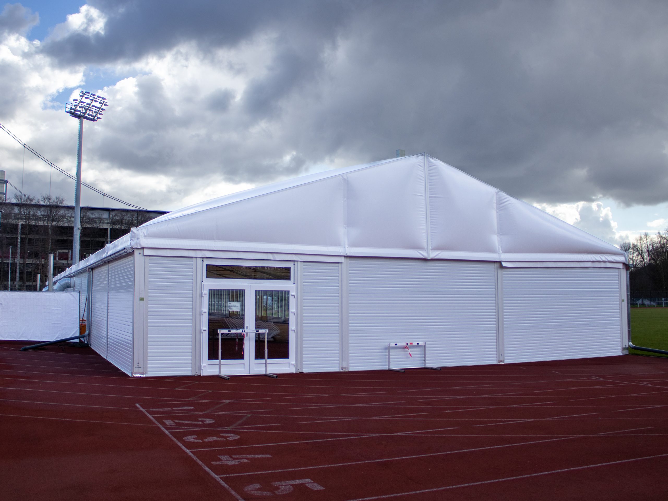 Leichtbauhalle Frontansicht